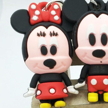 011022 Mickey Mouse - Minnie Mouse Keychain (37 Points)