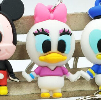 011025 Mickey Mouse - Daisy Duck Keychain (37 Points)