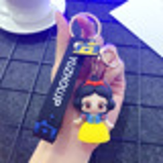 011014 Snow White and The Seven Dwarfs - Snow White Keychain (50 Points)