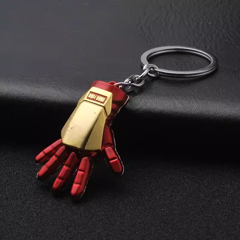 011031 Marvel - Red Iron Man Glove Keychain (37 Points)