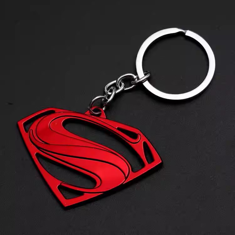 011047 DC - SuperMan Logo Keychain (37 Points)