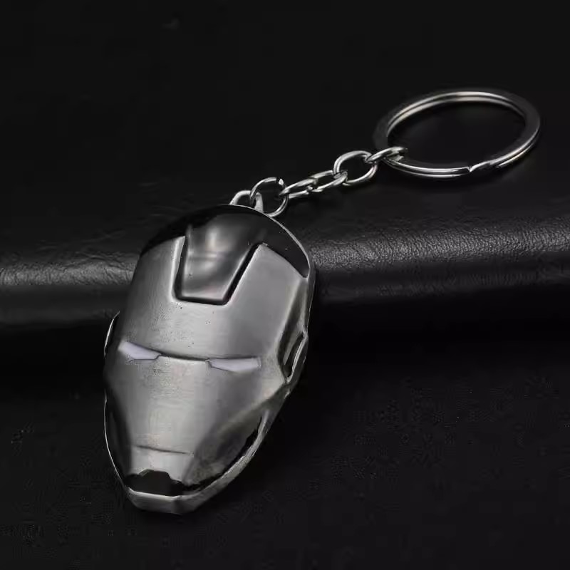 011063 Marvel - Black Iron Man Mask Keychain (37 Points)